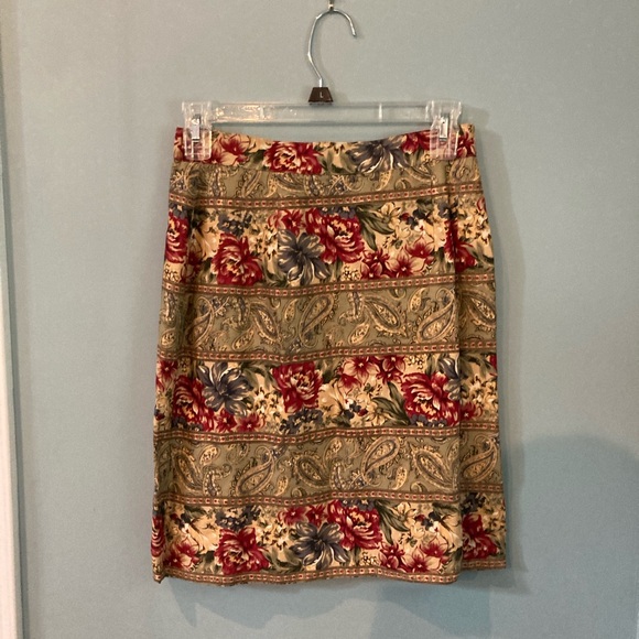 Talbots patterned skirt! - Picture 3 of 4